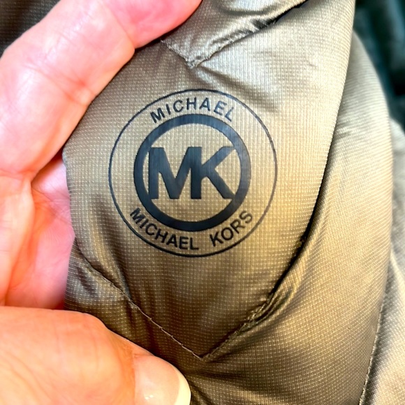Michael Kors Down Filled light Weight Coat - Picture 4 of 9